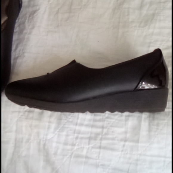 Shoes - Picture 2 of 3